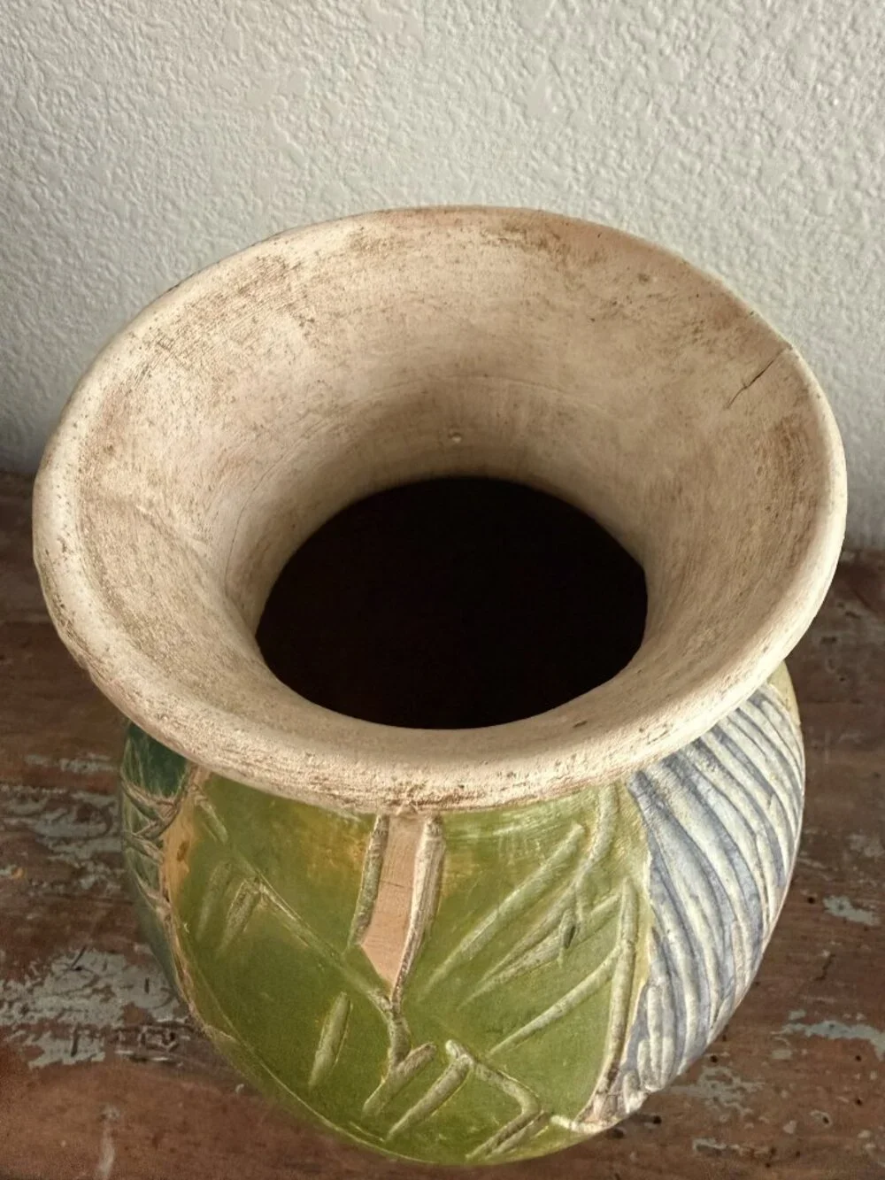Vintage Green Leaf Ceramic Vase 9” Ribbed Tropical Boho Decor